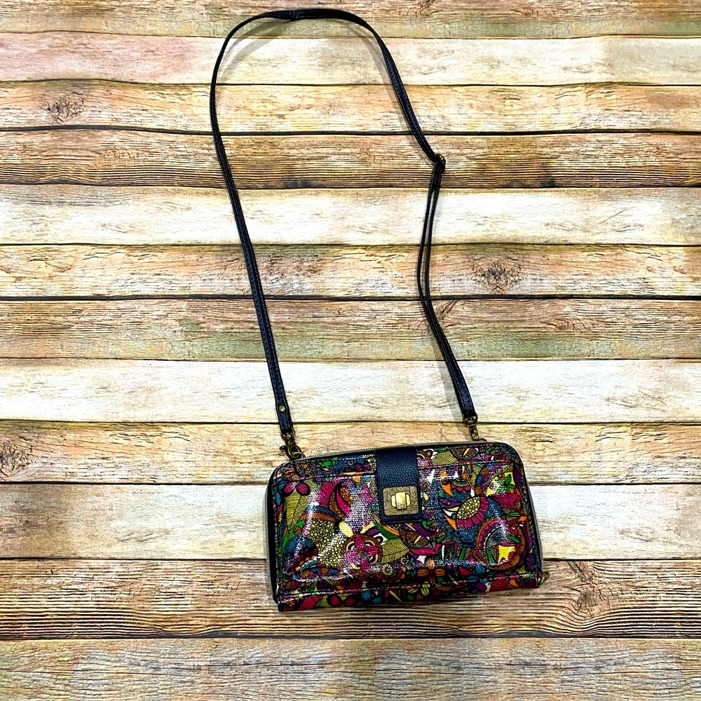Sakroots Large Smartphone Crossbody with multiple card compartments